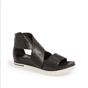Eileen Fisher Sport Platform